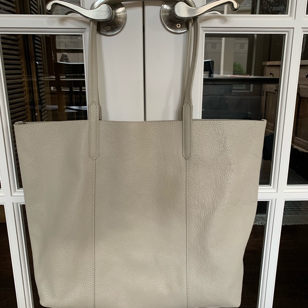 Banana Republic leather tote